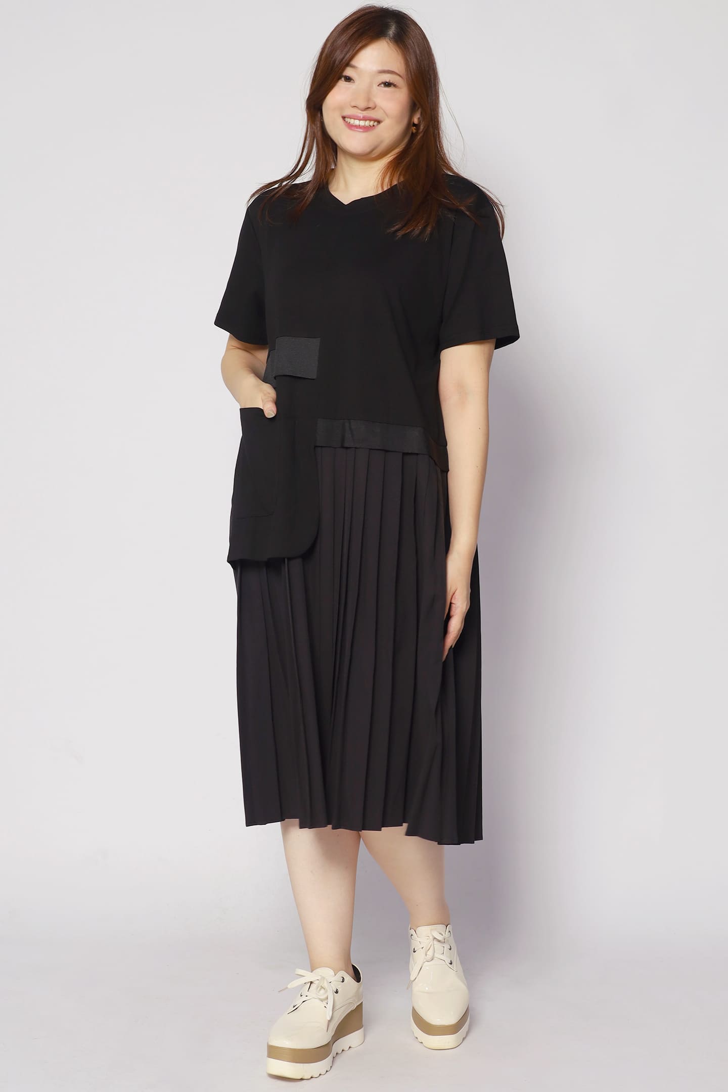Chai Pleated Dress in Black