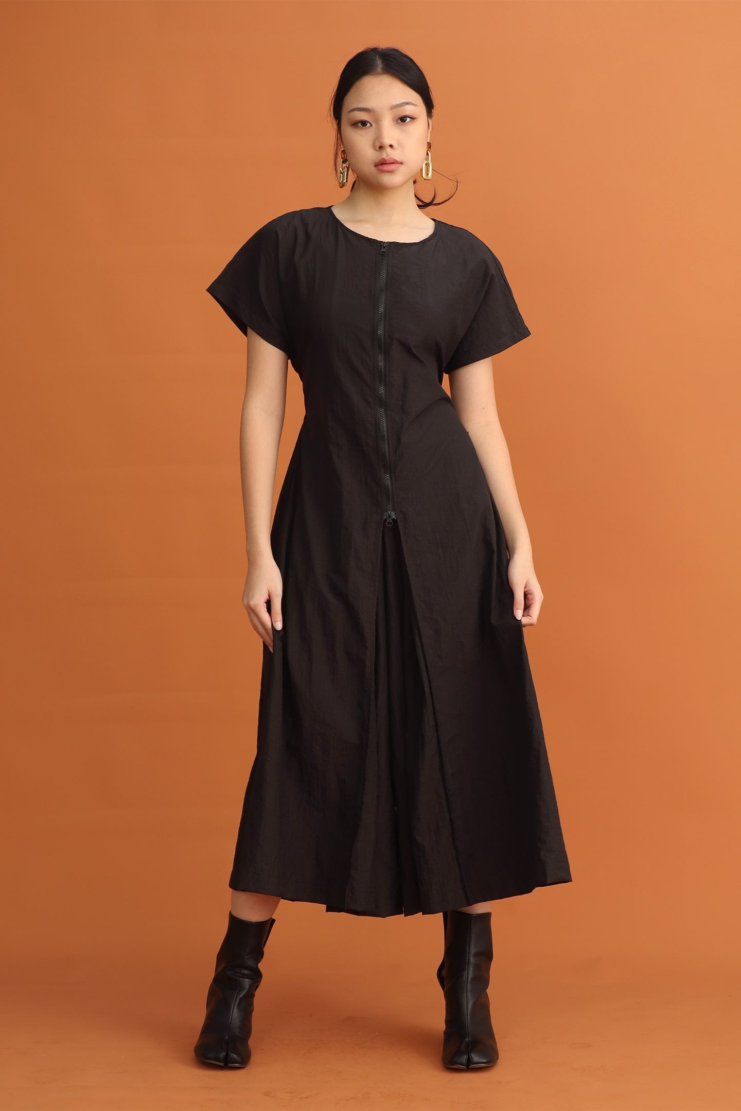 CHOSEN - Felita Zipper Jumpsuit in Black