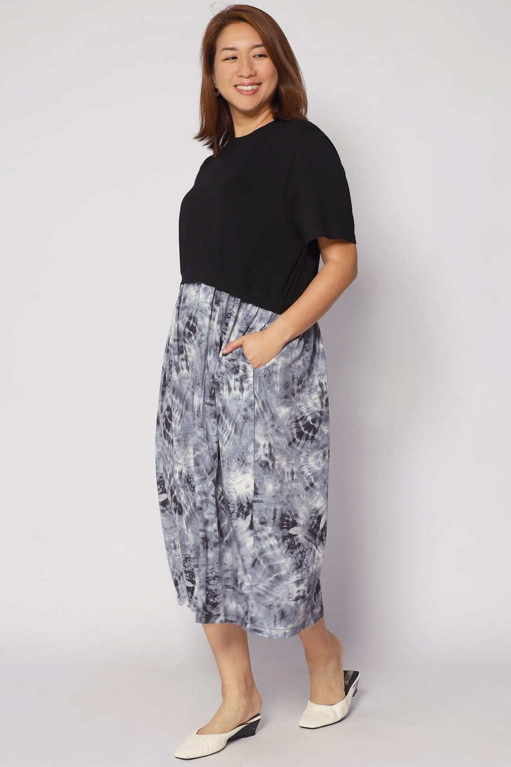 Vera Dress in Grey Splash