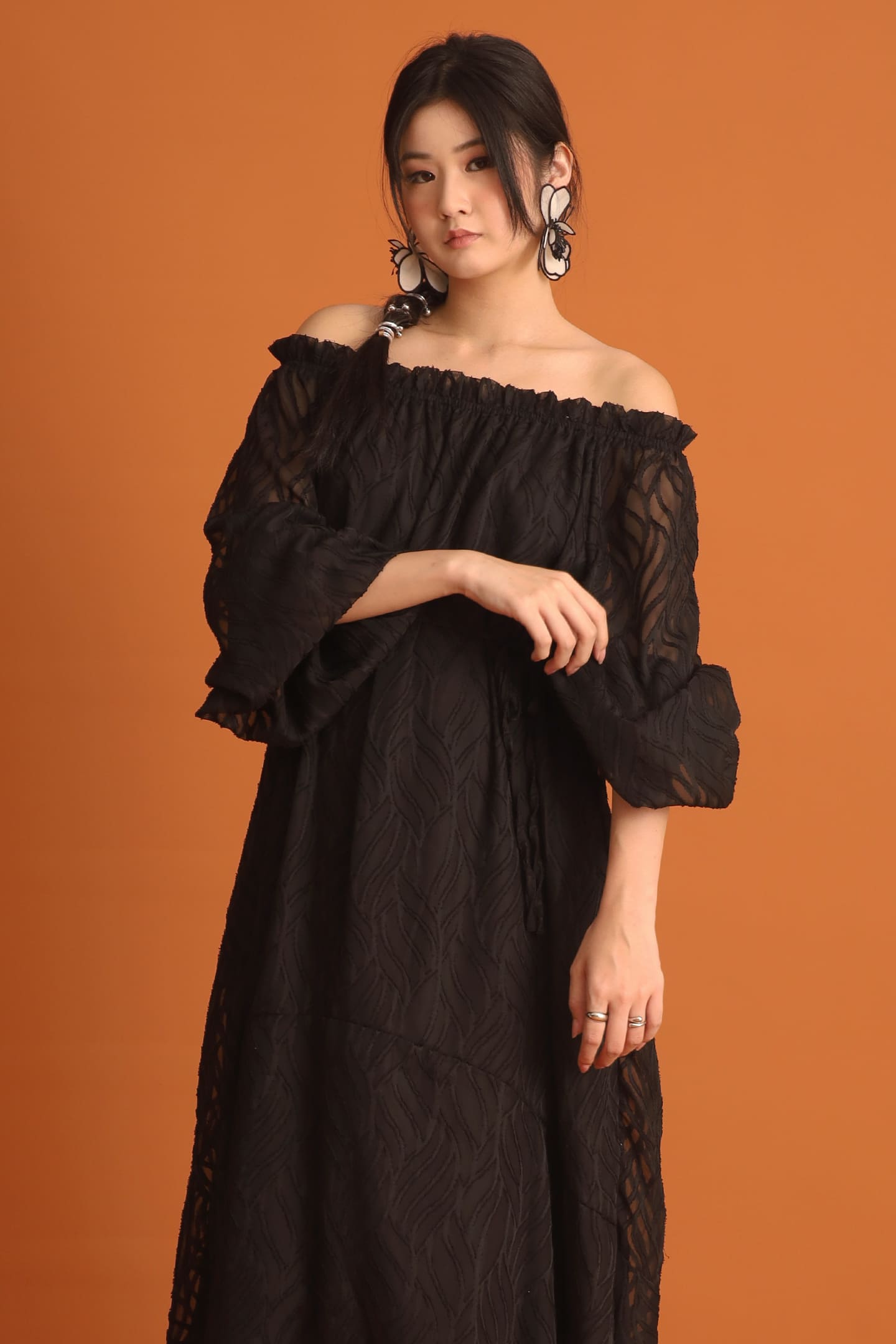 CHOSEN - Si An Textured Dress in Black