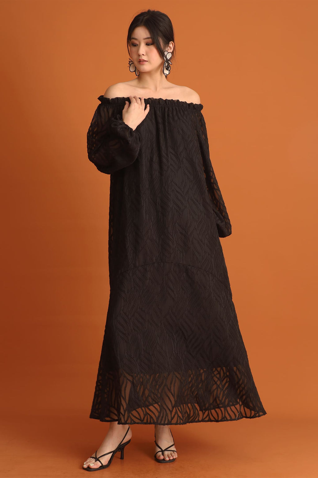 CHOSEN - Si An Textured Dress in Black