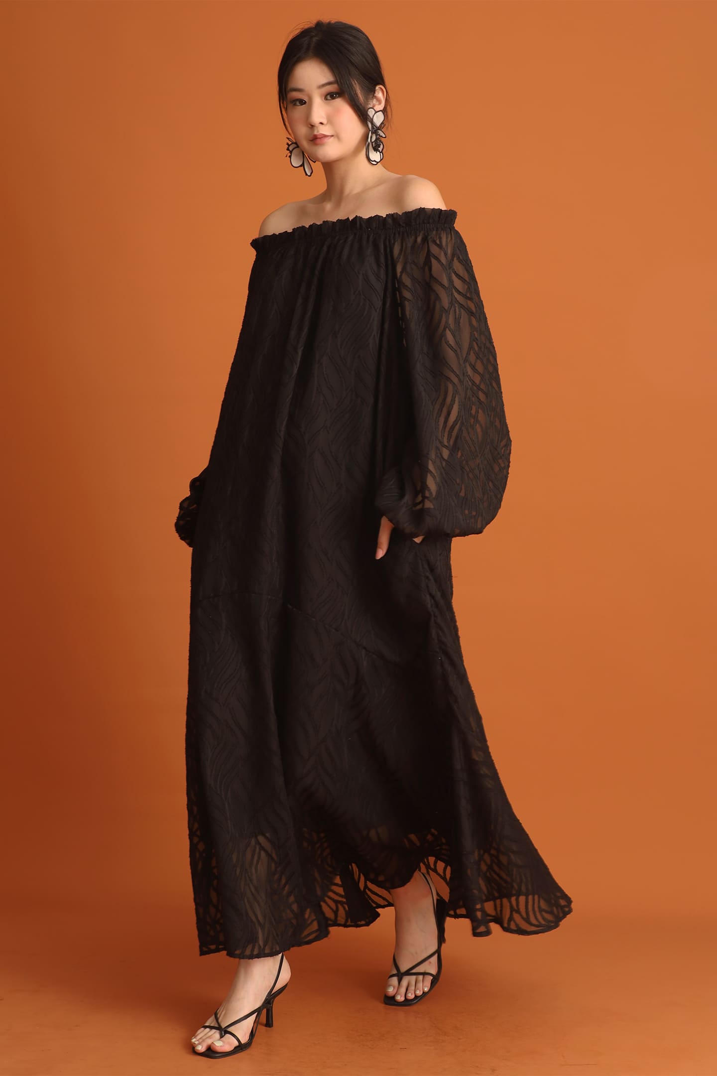 CHOSEN - Si An Textured Dress in Black