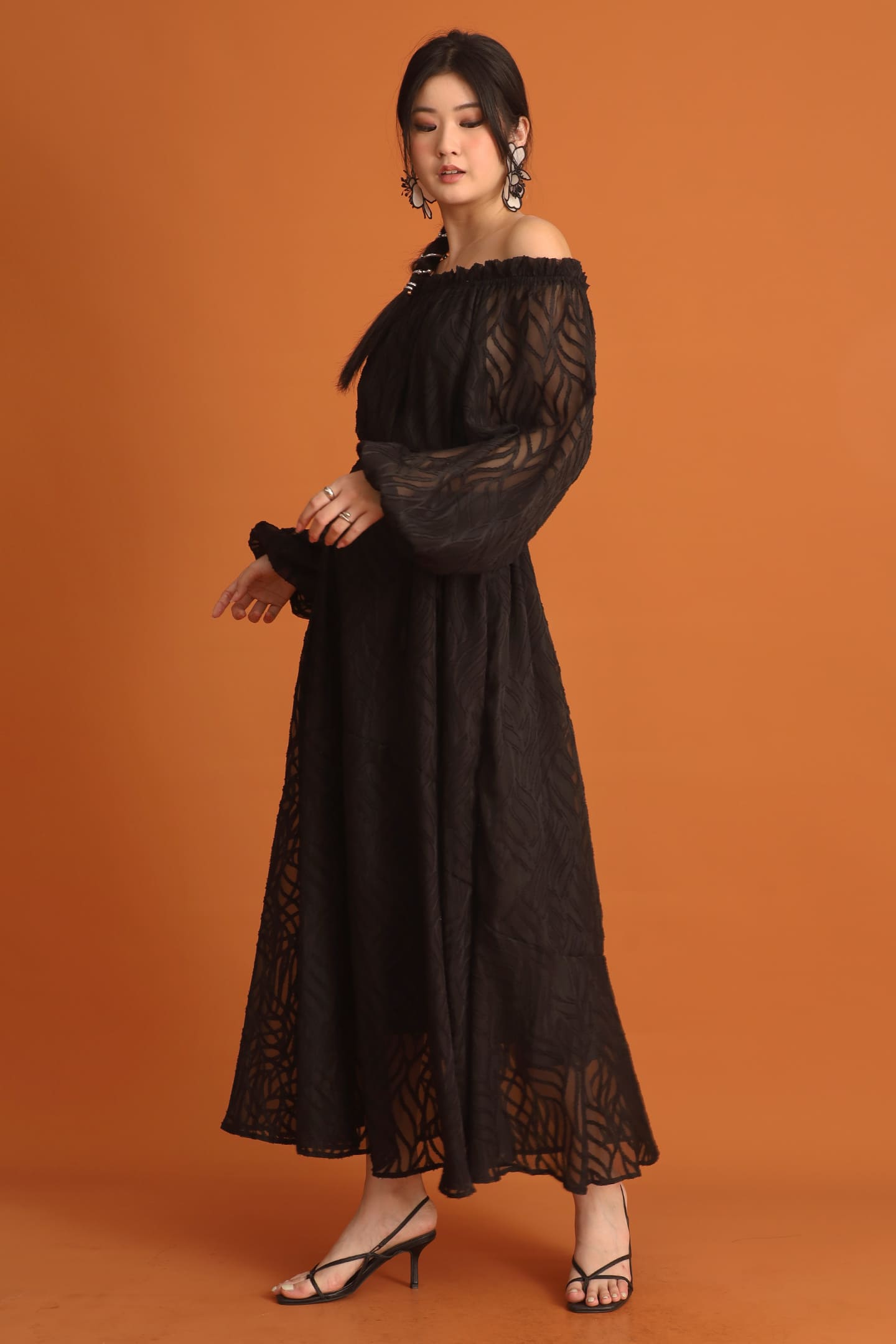 CHOSEN - Si An Textured Dress in Black