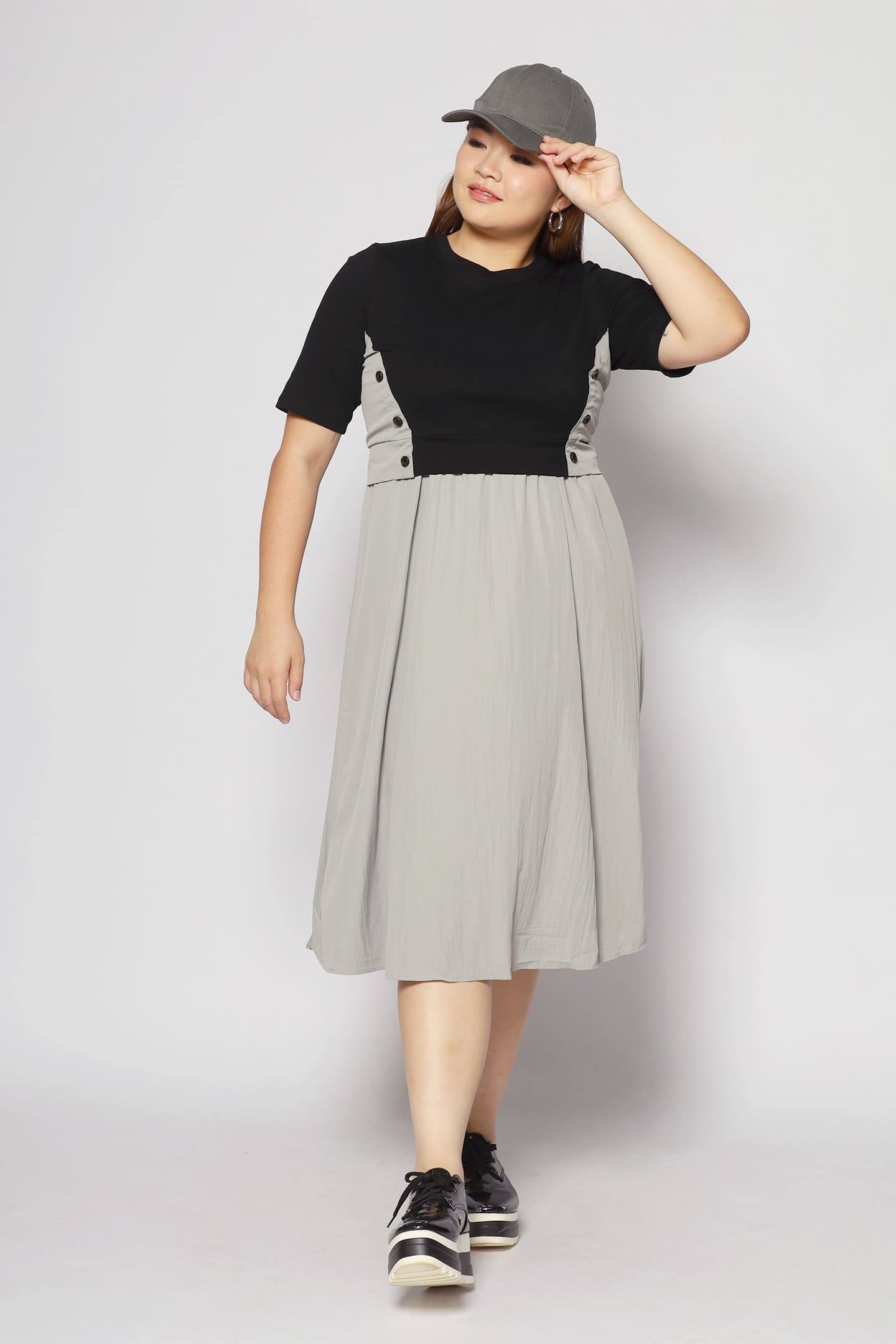 Phan Button Dress in Grey Black