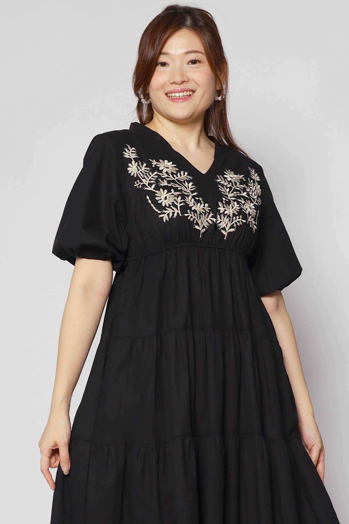 Porter Embroidery Dress in Black