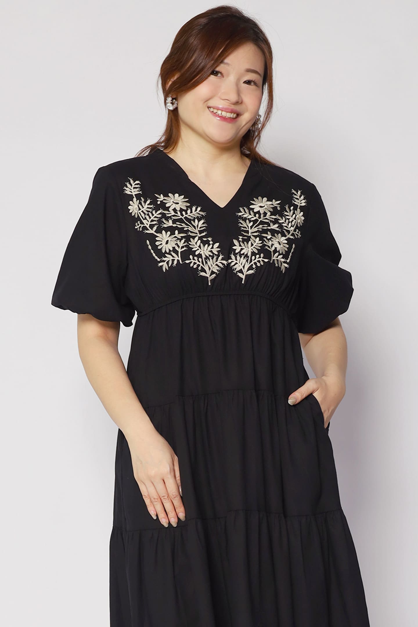 Porter Embroidery Dress in Black