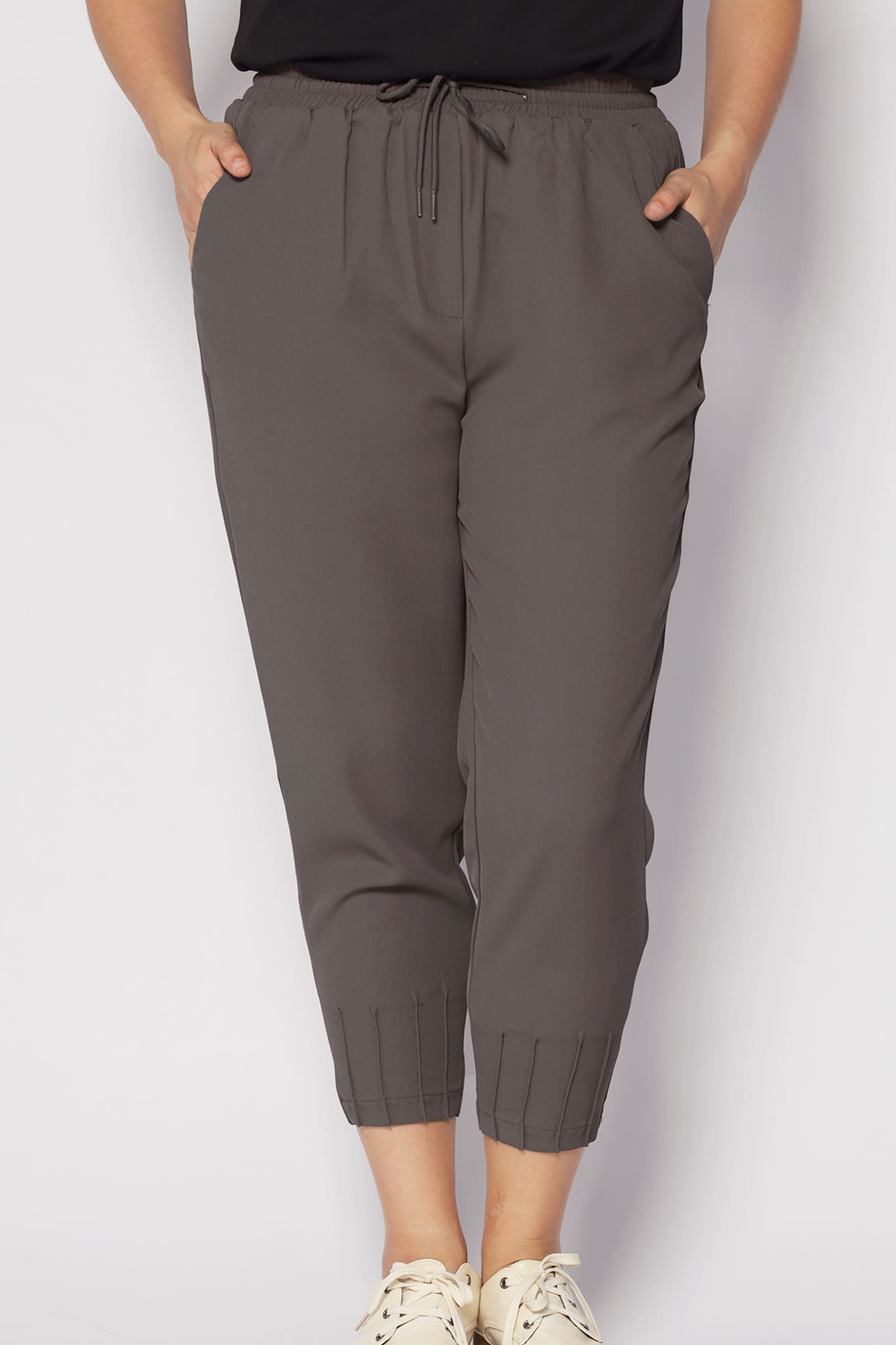 Yancy Pants in Grey
