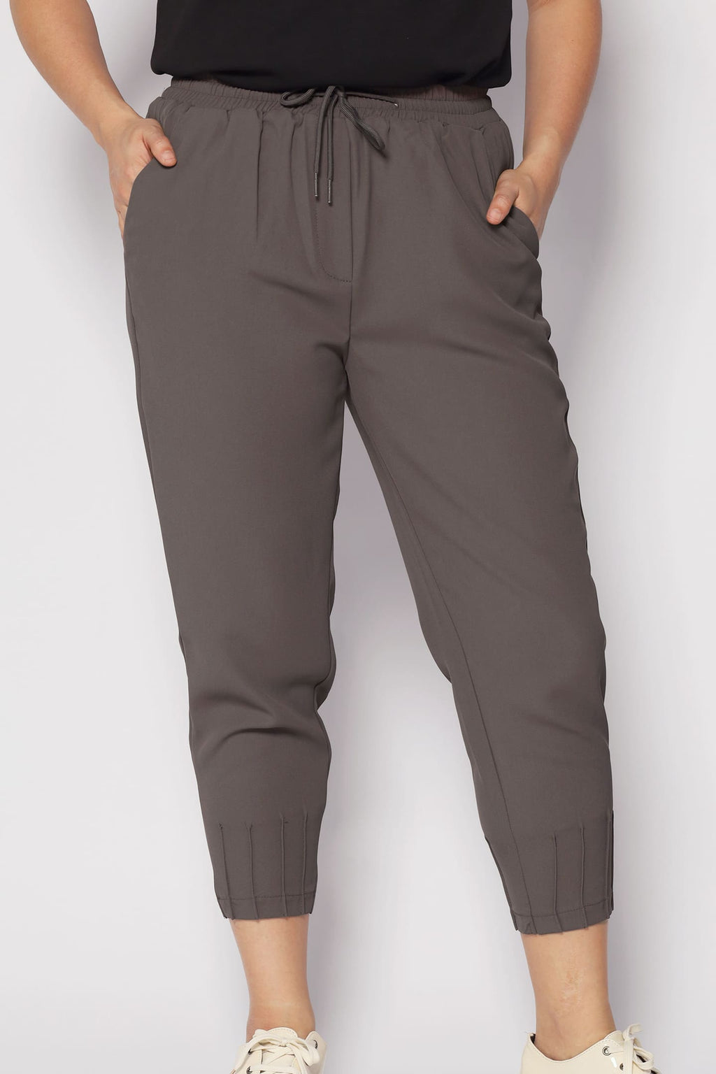 Yancy Pants in Grey