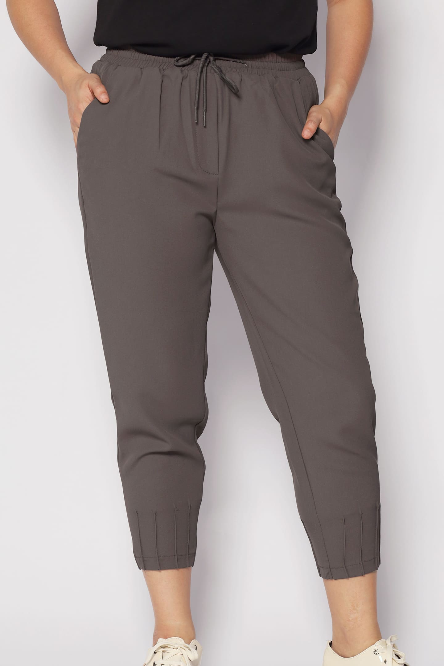 Yancy Pants in Grey